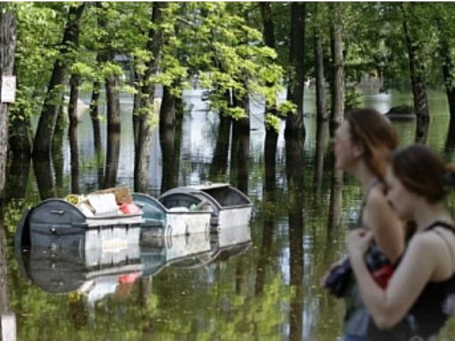 У столиці затопило Гідропарк (Фото) У столиці затопило Гідропарк (Фото)