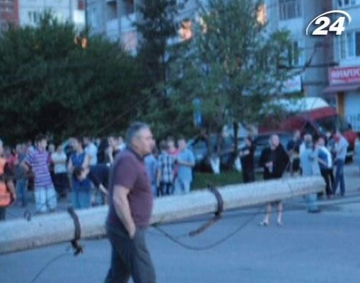 Против толпы на месте ДТП в Ивано-Франковске применили слезоточивый газ