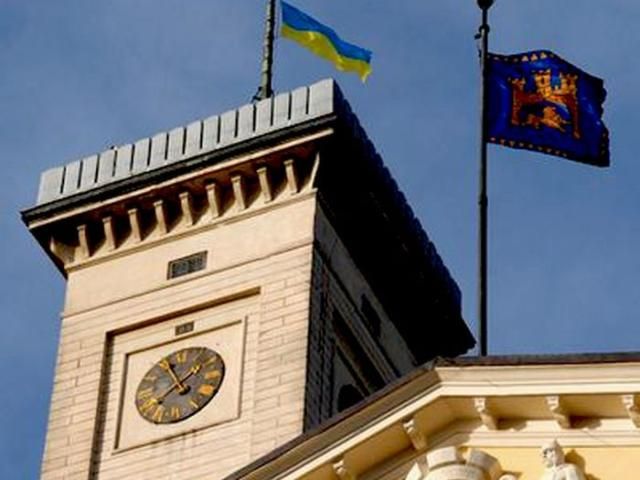 Львовский суд просят запретить все неофициальные акции в День Победы