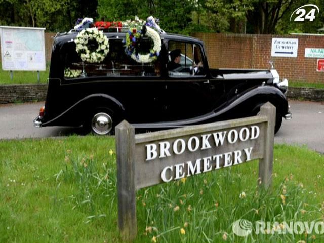 На кладбище Бруквуд похоронили Березовского (Видео) На кладбище Бруквуд похоронили Березовского (Видео)