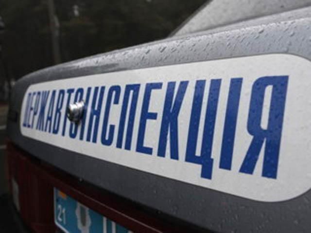 Голова сільради порвав форму на міліціонерові Голова сільради порвав форму на міліціонерові