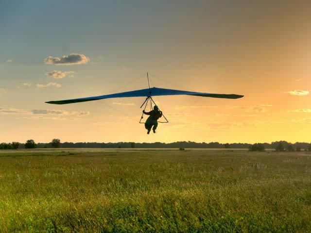 В Одесской области упал дельтаплан: погиб человек В Одесской области упал дельтаплан: погиб человек