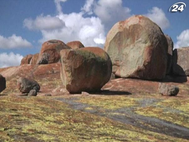 Холмы Матобо - "лысая голова" Зимбабве с таинственными рисунками Холмы Матобо - "лысая голова" Зимбабве с таинственными рисунками