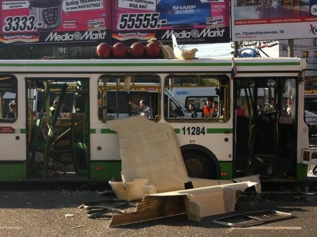 Після вибуху у Москві з рейсу зняли 50 автобусів Після вибуху у Москві з рейсу зняли 50 автобусів