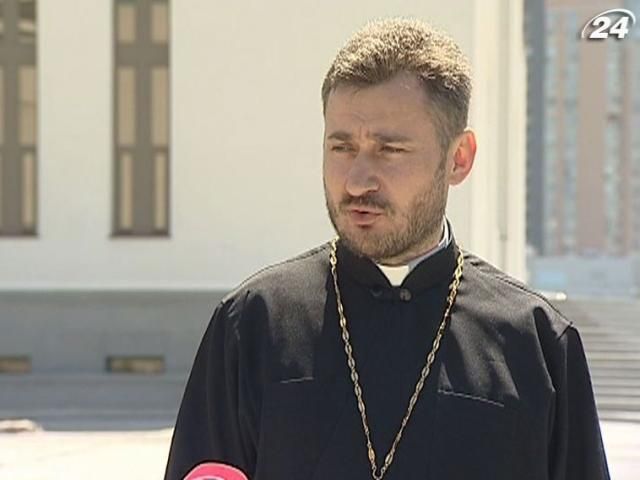 Поминальні трапези на цвинтарях - поганські звичаї, - УГКЦ Поминальні трапези на цвинтарях - поганські звичаї, - УГКЦ