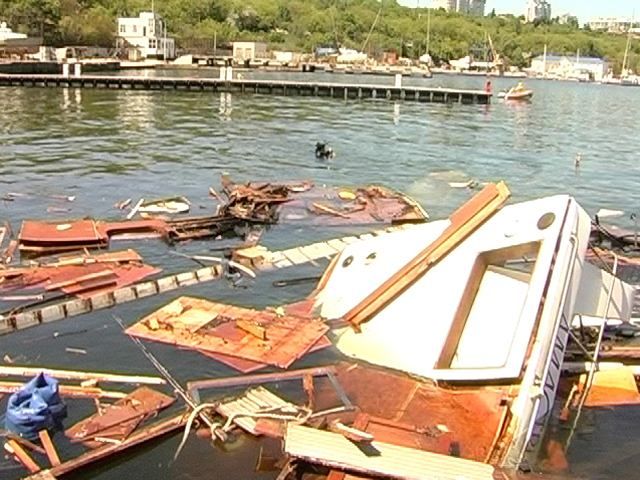 В Одессе взорвалась яхта, есть пострадавшие (Фото, Видео)