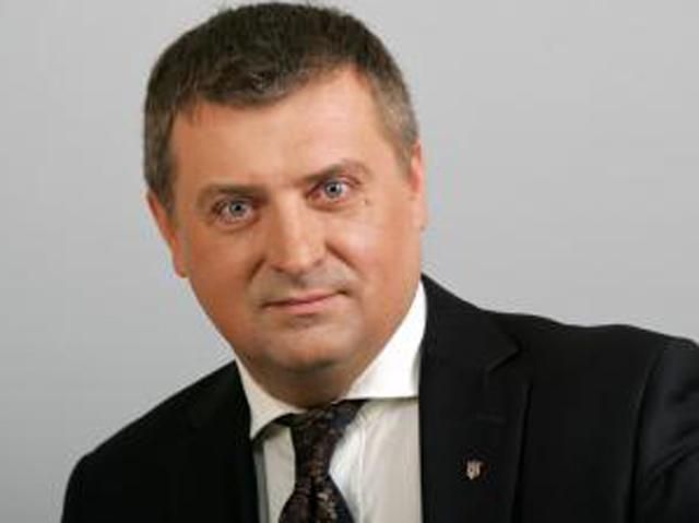 Неплатників аліментів хочуть змусити працювати Неплатників аліментів хочуть змусити працювати