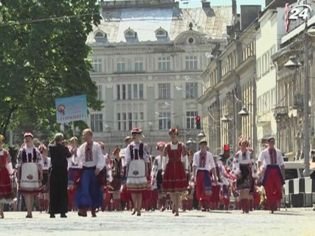 Ко дню 757-й годовщины Львова устроили праздничное шествие