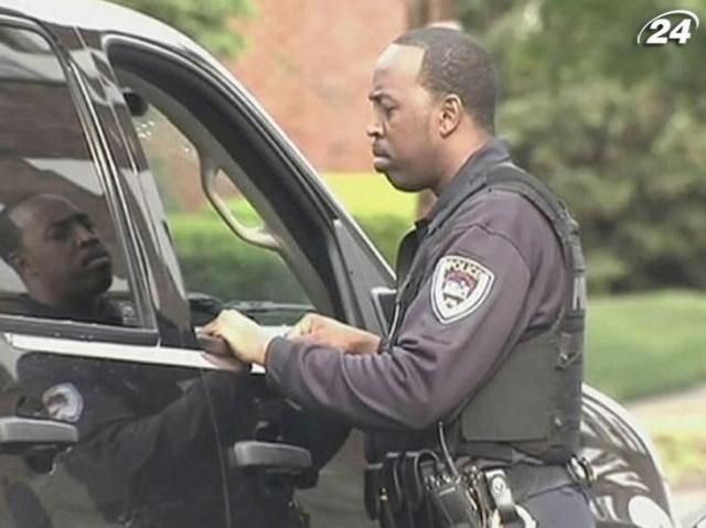 Американец убил жену и ребенка и взял несколько заложников Американец убил жену и ребенка и взял несколько заложников