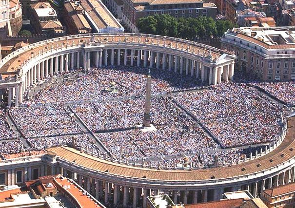 В Риме задержали актера, который выдавал себя за Папу Римского В Риме задержали актера, который выдавал себя за Папу Римского