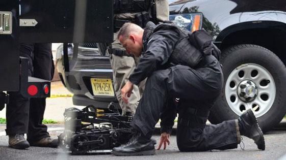 Американец держит в заложниках детей уже три дня подряд Американец держит в заложниках детей уже три дня подряд