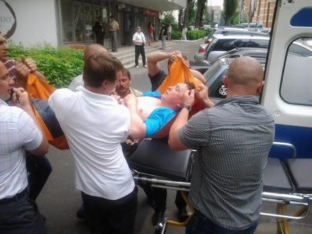 Розинська каже, що у Мельниченка інсульт, адвокат – зламана рука (Фото)