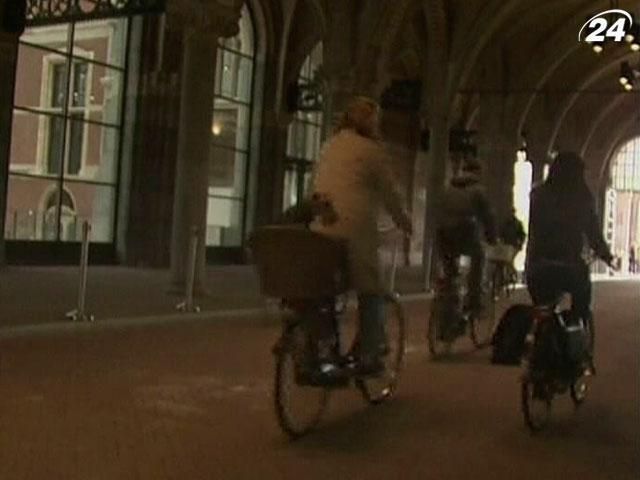 В Нідерландах відкрили тунель для велосипедистів через музей