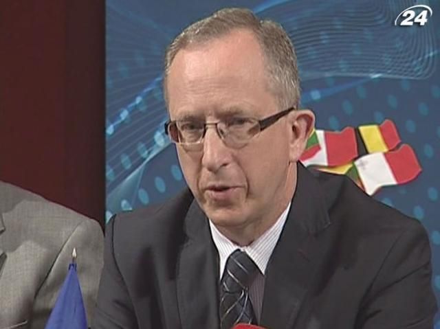 Із "питанням Тимошенко" не слід зволікати, - Посол ЄС Із "питанням Тимошенко" не слід зволікати, - Посол ЄС