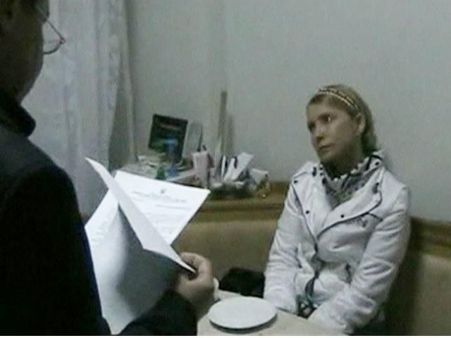 Тимошенко просит отвезти ее на допрос Кириченко