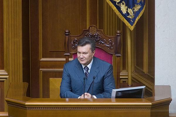 В Раде Януковича встретили криками "Волю Юле!" (Видео)