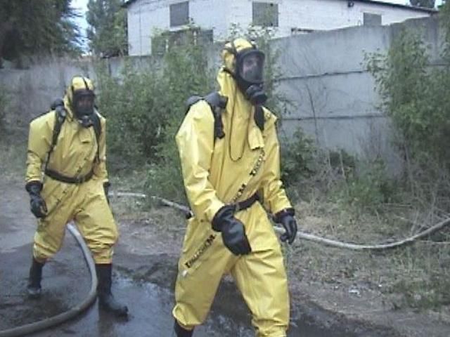 Просто посеред вулиці у Черкасах розлилася кислота (Фото) Просто посеред вулиці у Черкасах розлилася кислота (Фото)