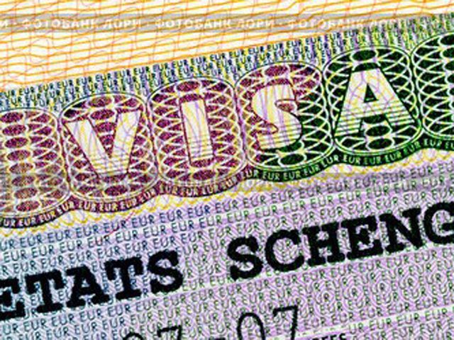 Вже з 1 липня українцям стане простіше отримати візу Вже з 1 липня українцям стане простіше отримати візу