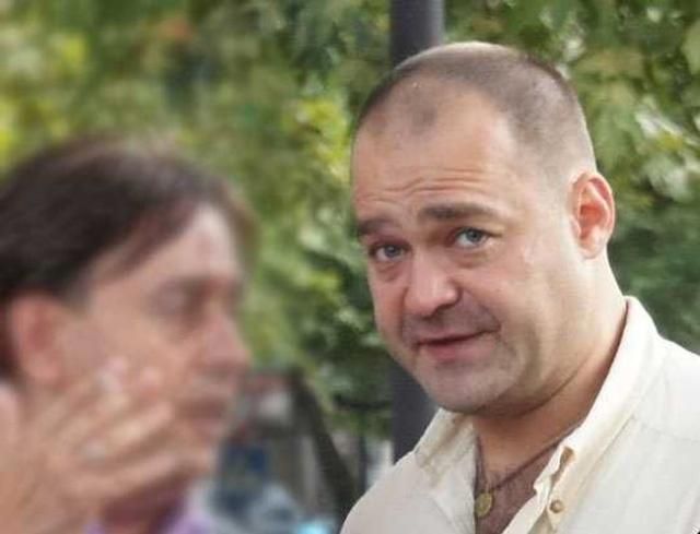 В Николаеве в нескольких шагах от двери квартиры убили бизнесмена В Николаеве в нескольких шагах от двери квартиры убили бизнесмена