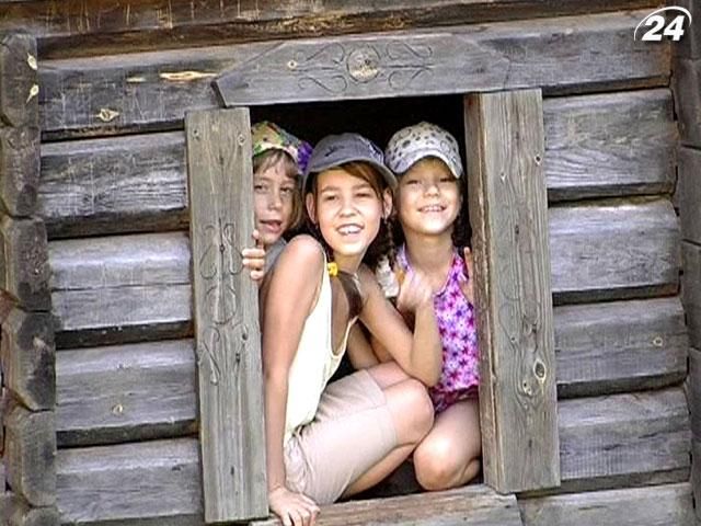 Держава забезпечить відпочинком 70% українських школярів, - Азаров Держава забезпечить відпочинком 70% українських школярів, - Азаров