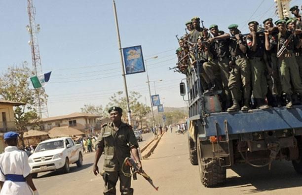 В Нигерии ввели чрезвычайное положение из-за нападения исламистов В Нигерии ввели чрезвычайное положение из-за нападения исламистов