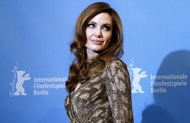 Анджелина Джоли готовится к новой операции - удаление яичников Анджелина Джоли готовится к новой операции - удаление яичников