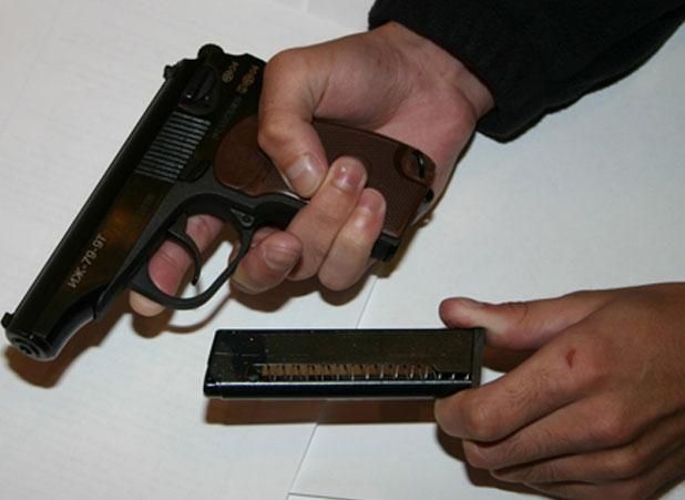 Кабмін дозволив українцям купувати травматичну зброю Кабмін дозволив українцям купувати травматичну зброю