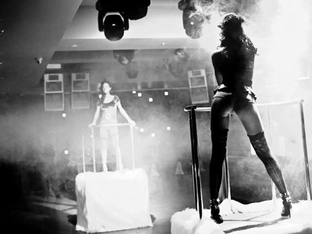 Для осіб до 16 років вхід у нічний клуб тепер заборонений Для осіб до 16 років вхід у нічний клуб тепер заборонений