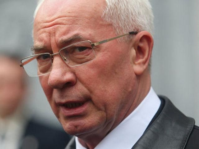 Азаров не дозволяє возити бюджетників на мітинги Азаров не дозволяє возити бюджетників на мітинги