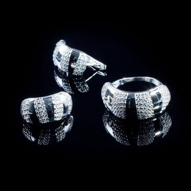 Звезд в Каннах ограбили на миллион долларов Звезд в Каннах ограбили на миллион долларов