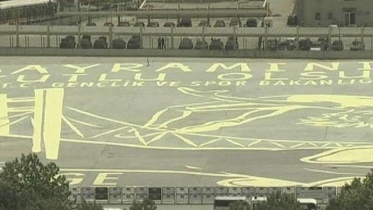 Турки створили найбільший малюнок у світі (Відео) Турки створили найбільший малюнок у світі (Відео)