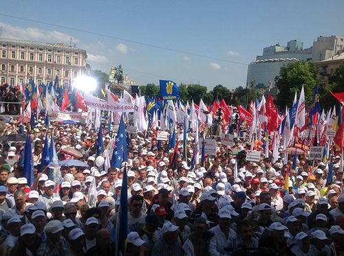 50 тысяч человек собрались на Софийской площади на митинг оппозиции (Фото)