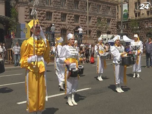 Киевляне празднуют День Европы Киевляне празднуют День Европы