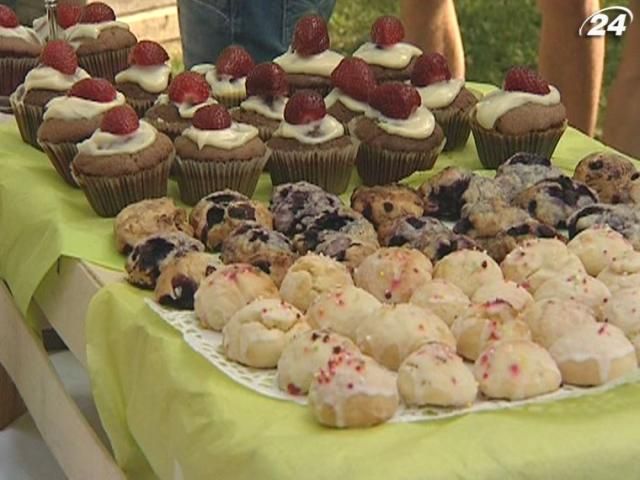 Киевлян сегодня бесплатно угощают в уличных ресторанах Киевлян сегодня бесплатно угощают в уличных ресторанах