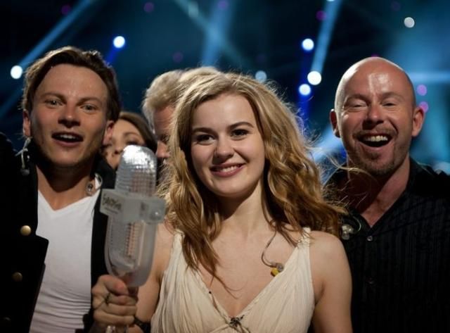 Переможниця "Євробачення" - праправнучка Королеви Великобританії Вікторії (Фото, Відео) Переможниця "Євробачення" - праправнучка Королеви Великобританії Вікторії (Фото, Відео)