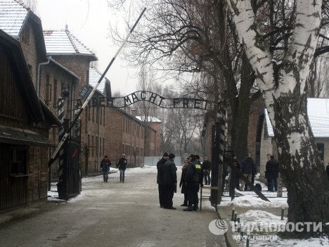 Надзирателя концлагеря подозревают в содействии убийству 9,5 тысяч человек Надзирателя концлагеря подозревают в содействии убийству 9,5 тысяч человек