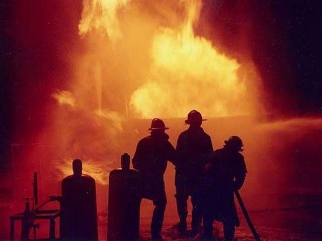 У центрі Києва горів будинок: гасили 16 відділень пожежників У центрі Києва горів будинок: гасили 16 відділень пожежників