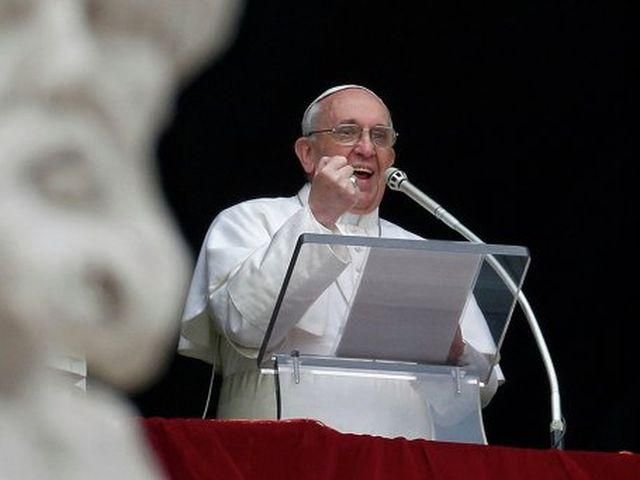 Иногда во время молитвы я начинаю дремать, но Бог понимает, - Папа Римский Иногда во время молитвы я начинаю дремать, но Бог понимает, - Папа Римский