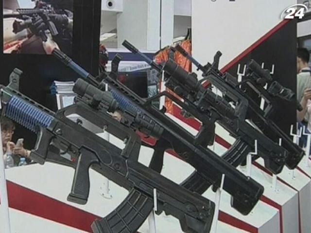 У Пекіні проходить військовий ярмарок (Відео) У Пекіні проходить військовий ярмарок (Відео)