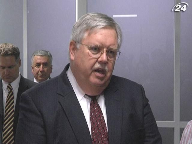 Теффт і Томбінський ще не мають дозволу на візит до Тимошенко Теффт і Томбінський ще не мають дозволу на візит до Тимошенко