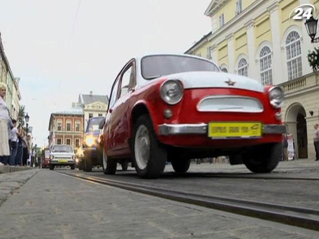 Львів готується до наймасштабніших перегонів ретрокарів Львів готується до наймасштабніших перегонів ретрокарів