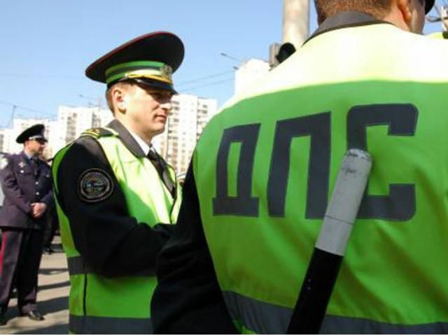 В Одесі п'яний водій протаранив 2 автівки ДАІ В Одесі п'яний водій протаранив 2 автівки ДАІ