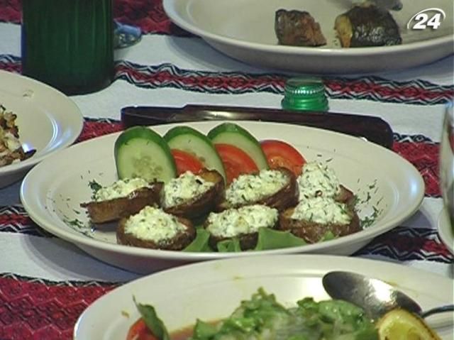 На фестивалі в Чернівцях кухарі приготували "фірмовий сюрприз" На фестивалі в Чернівцях кухарі приготували "фірмовий сюрприз"