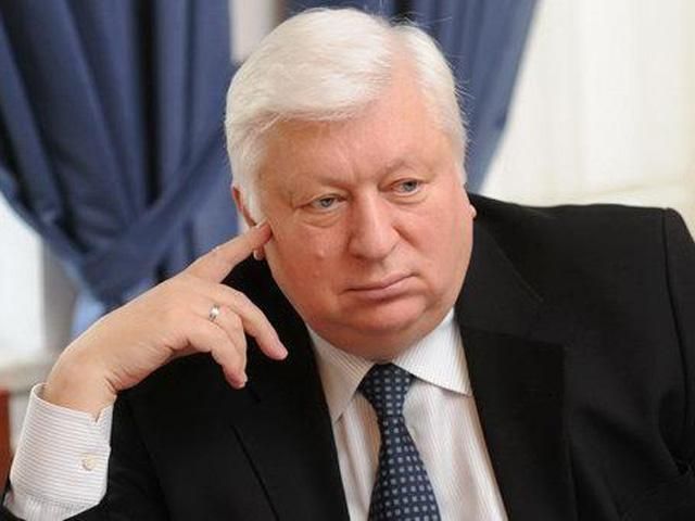 Яценюк хочет, чтобы Пшонка отчитался в парламенте относительно избиения журналистов 18 мая
