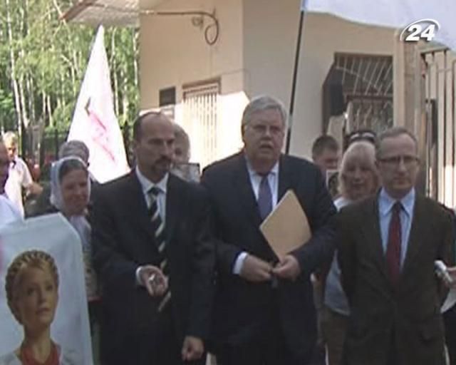 Послы ЕС и США все-таки встретились с Тимошенко Послы ЕС и США все-таки встретились с Тимошенко