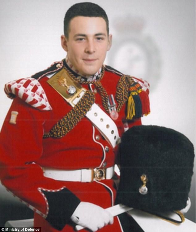 Убитый в Лондоне мужчина оказался солдатом и отцом 2-летнего сына (Фото)