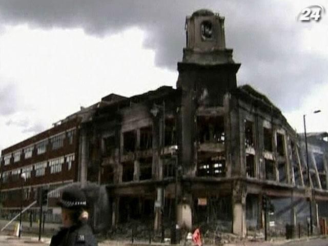 Итоги недели: Иммигранты едва не сожгли Стокгольм Итоги недели: Иммигранты едва не сожгли Стокгольм