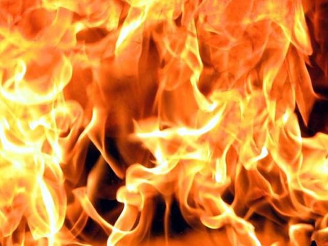 В Симферополе горели складские помещения В Симферополе горели складские помещения