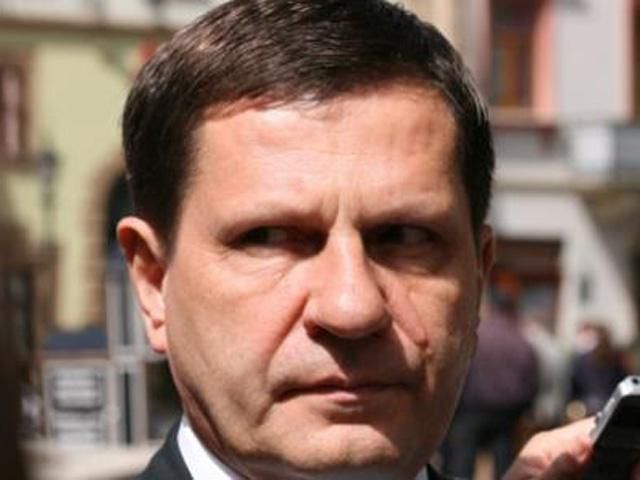 В Одессе мэр лично арестовал "кофемобиль" на пляже и обругал водителя В Одессе мэр лично арестовал "кофемобиль" на пляже и обругал водителя