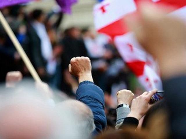 В Грузии акции противников и сторонников сексменьшинств прошли спокойно В Грузии акции противников и сторонников сексменьшинств прошли спокойно